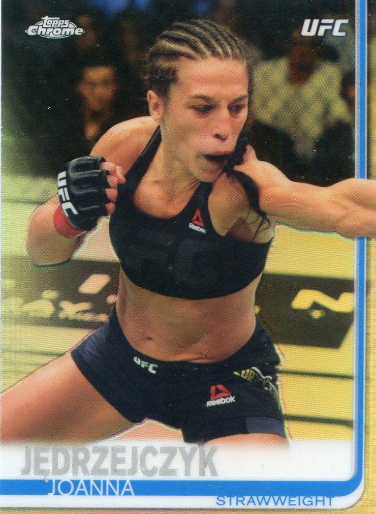 Joanna Jędrzejczyk 2019 Topps Chrome UFC Base #81 Refractor