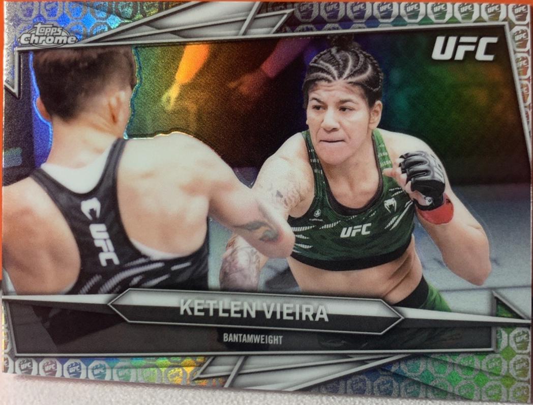 Ketlen Vieira 2026 Topps Chrome UFC Base #198 UFC Glove Refractor