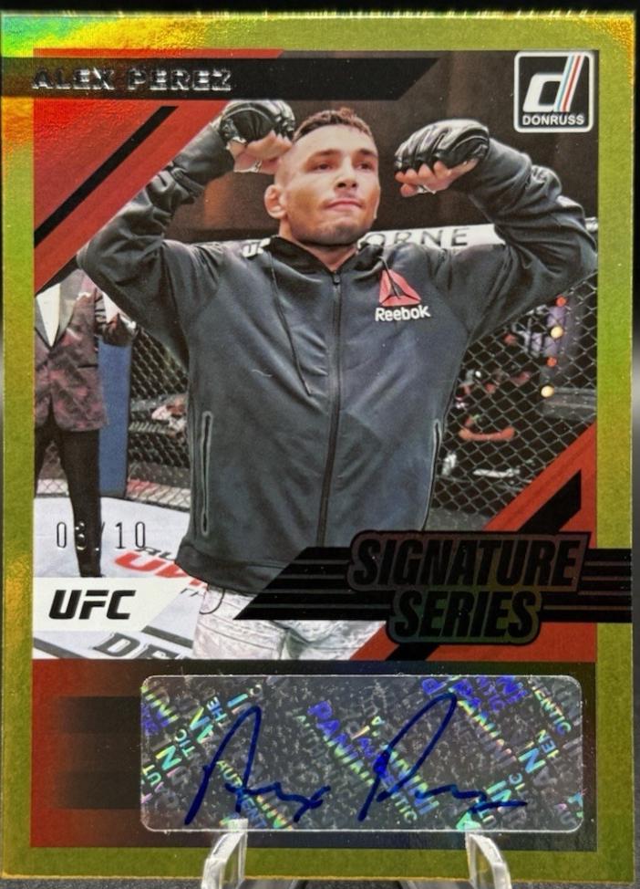 Alex Perez 2022 Panini Donruss UFC Signature Series #14 Gold