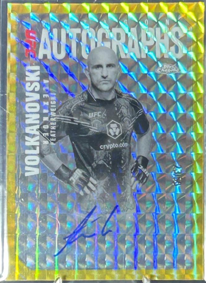 Alexander Volkanovski 2025 Topps Chrome UFC Octagon Legends Autographs #OLA-AV Geometric Gold Refractor