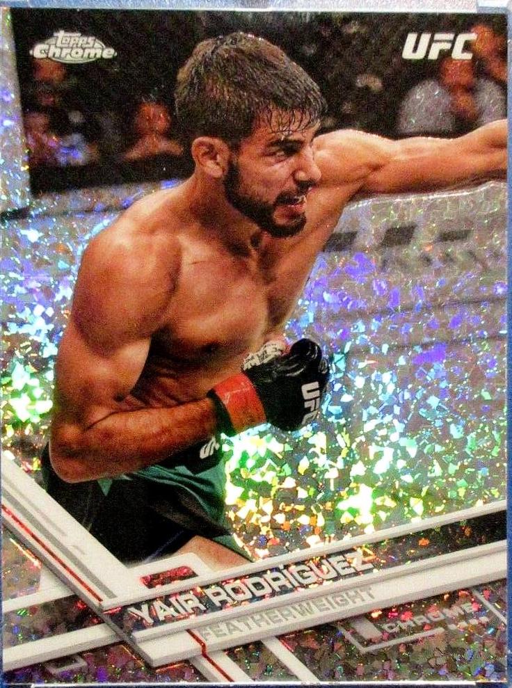 Yair Rodríguez 2017 Topps Chrome UFC Base #91 Diamond Hot Box