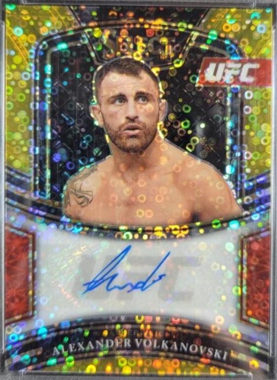 Alexander Volkanovski 2021 Panini Select UFC Signatures #40 Gold Disco Prizms