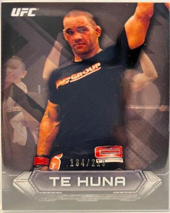 James Te Huna 2014 Topps UFC Knockout Base #50 Gold