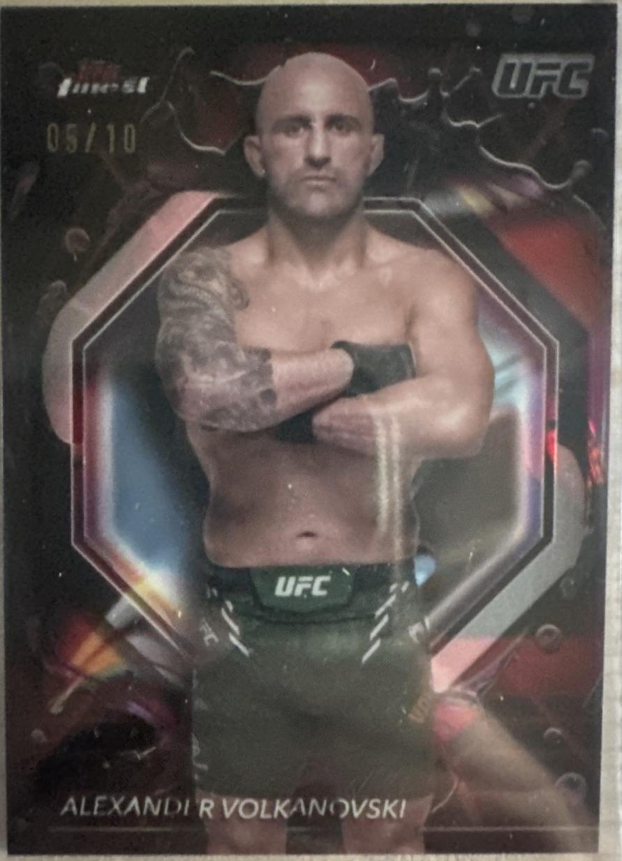 Alexander Volkanovski 2024 Topps Finest UFC Base Rare #281 Refractor