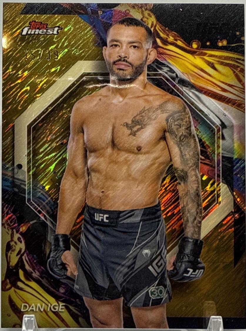 Dan Ige 2024 Topps Finest UFC Base Uncommon #135 Gold Shimmer Refractor