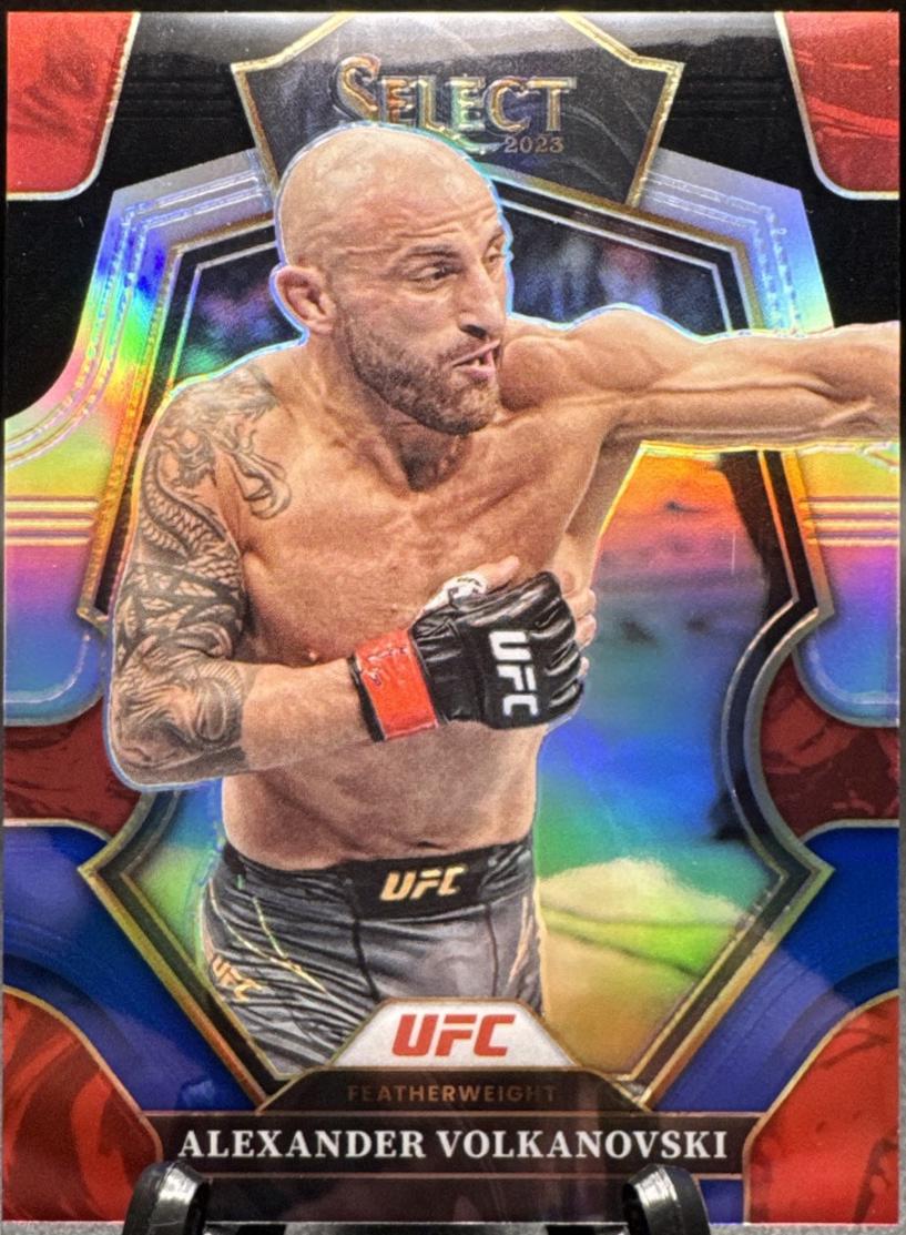 Alexander Volkanovski 2023 Panini Select UFC Premier Level #128 Red Blue Prizm