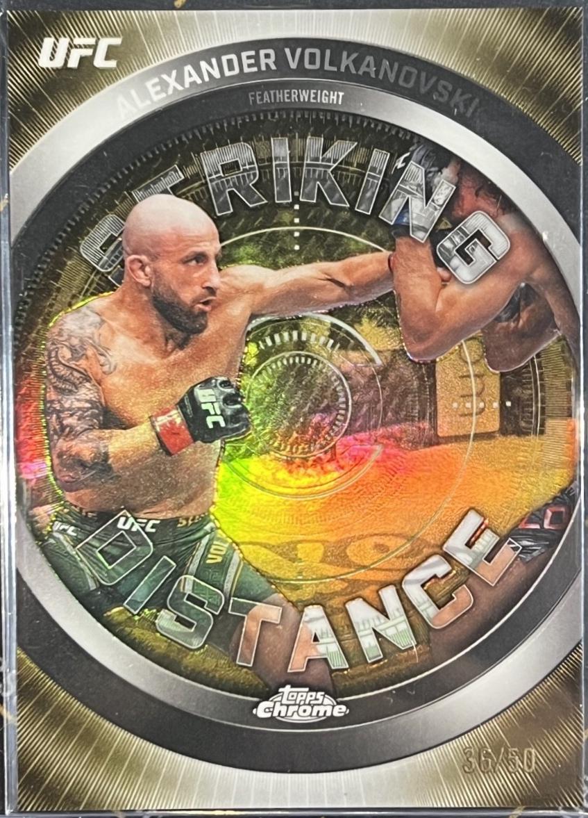 Alexander Volkanovski 2026 Topps Chrome UFC Striking Distance #SD-4 Gold Refractor