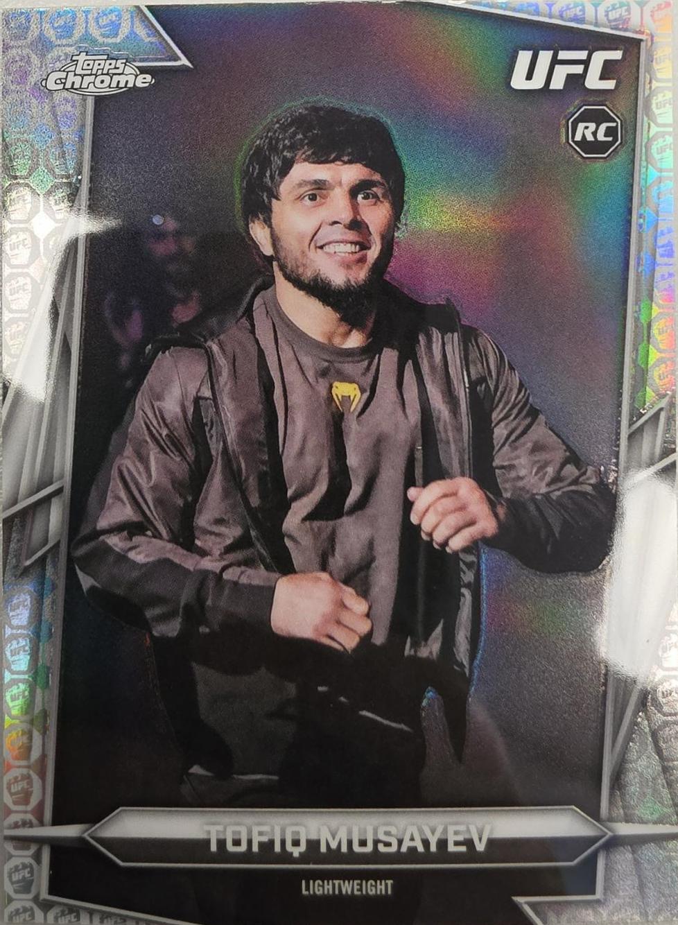Tofiq Musayev 2026 Topps Chrome UFC Base #44 UFC Glove Refractor