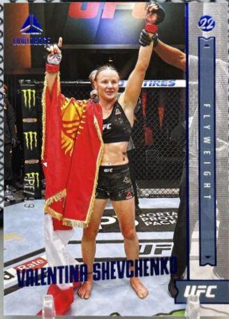 Valentina Shevchenko 2022 Panini Chronicles UFC Base Luminance #151 Green