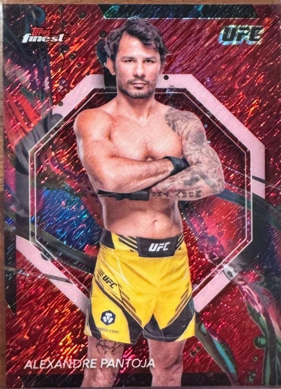 Alexandre Pantoja 2024 Topps Finest UFC Base Common #28 Red Shimmer Refractor
