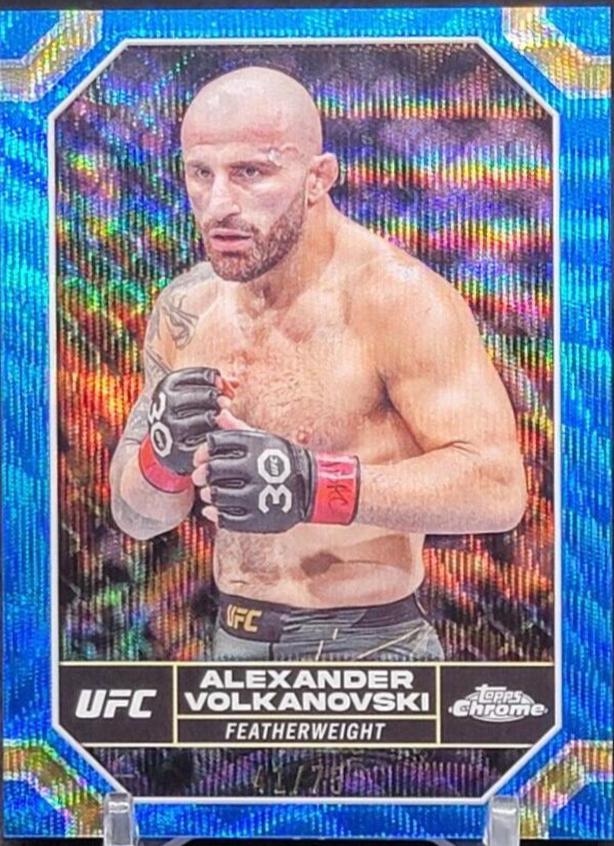Alexander Volkanovski 2024 Topps Chrome UFC Base #7 Blue Wave Refractor