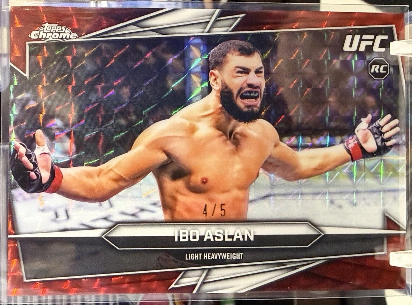 Ibo Aslan 2026 Topps Chrome UFC Base #189 Red Geometric Refractor