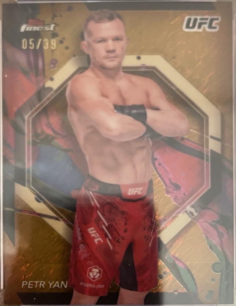 Petr Yan 2024 Topps Finest UFC Base Common #46 Gold Shimmer Refractor