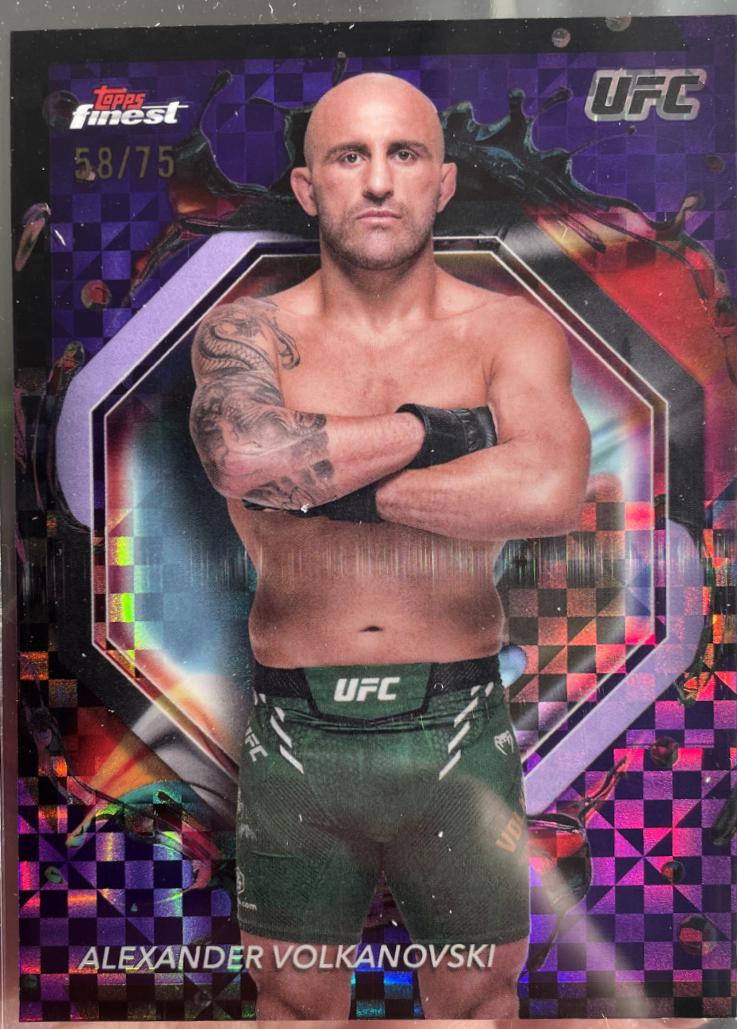 Alexander Volkanovski 2024 Topps Finest UFC Base Rare #281 Purple Checkerboard Refractor