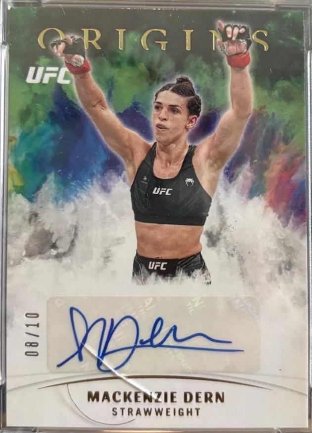 Mackenzie Dern 2022 Panini Chronicles UFC Origins Autographs #19 Gold