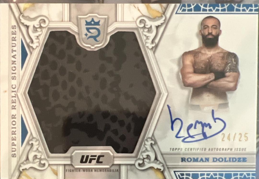 Roman Dolidze 2024 Topps Royalty UFC Superior Relic Signatures #SRS-RD Blue
