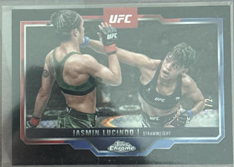 Iasmin Lucindo 2025 Topps Chrome UFC Base #130 Black Geometric Refractor