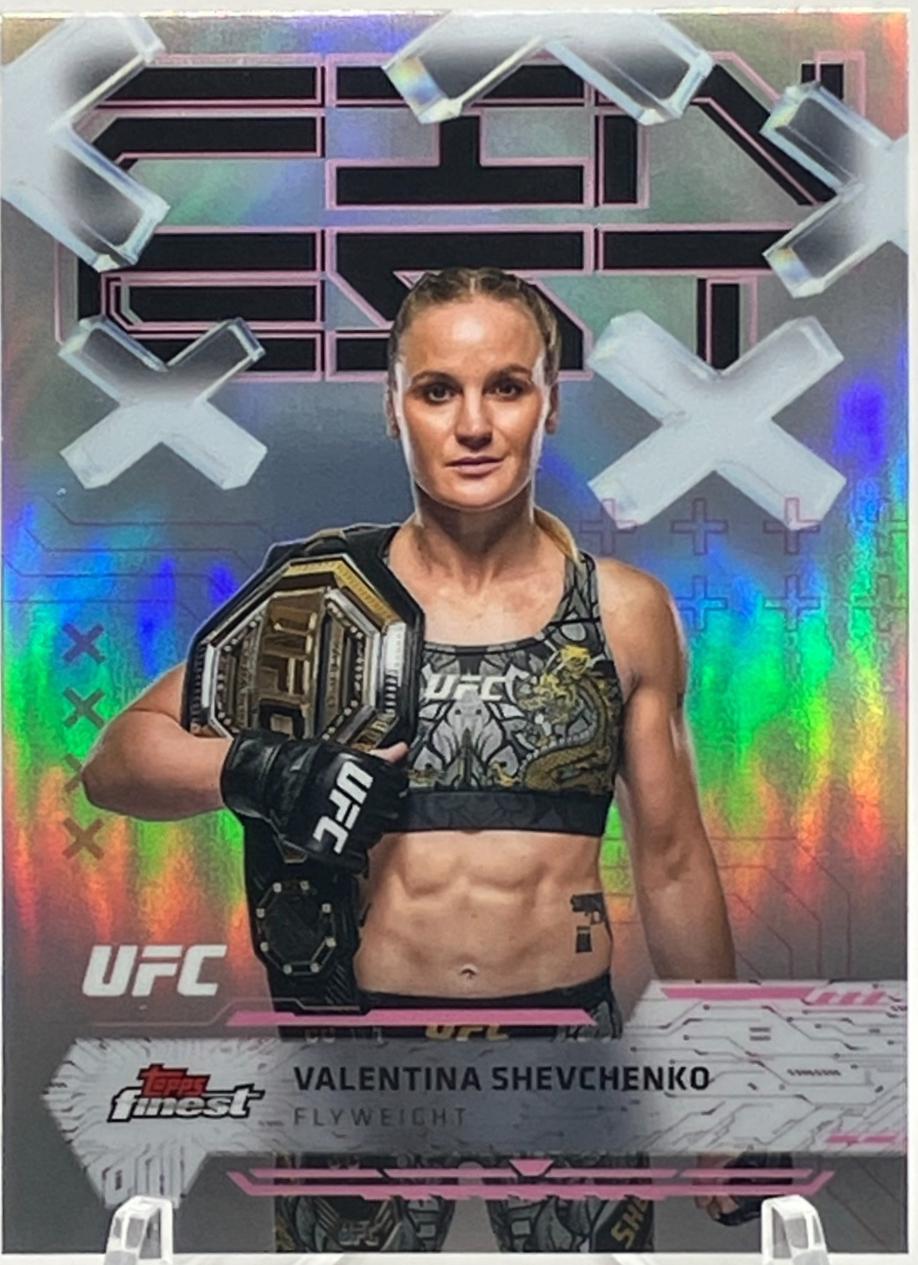 Valentina Shevchenko 2025 Topps Finest UFC Base Common #32 Refractor