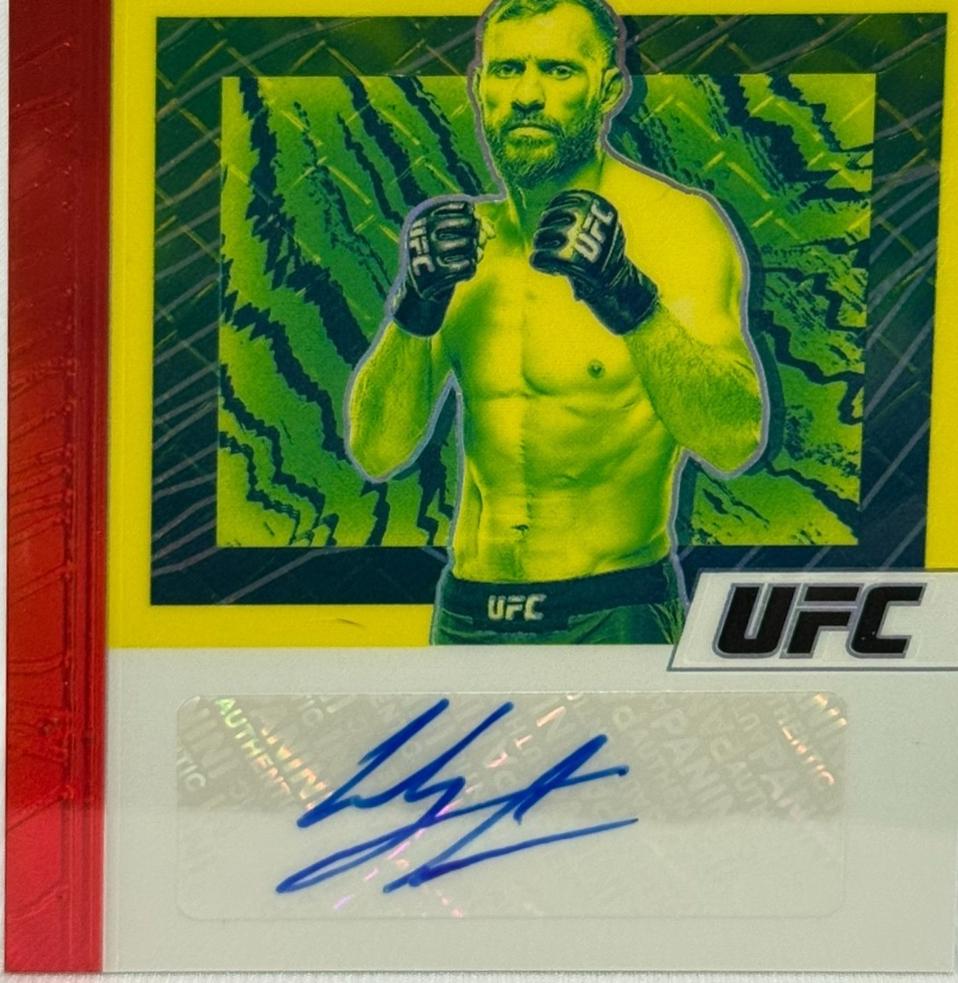 Donald Cerrone 2021 Panini Chronicles UFC Flux Auto #5 Red