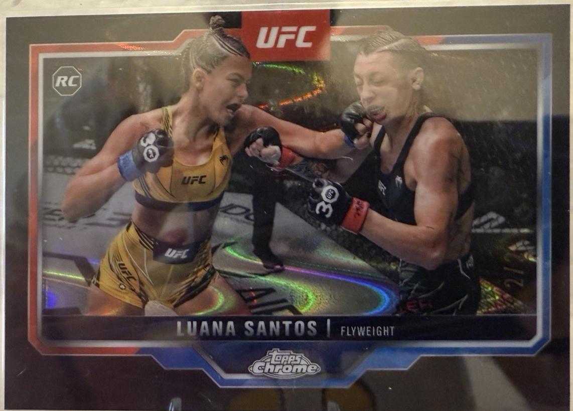 Luana Santos 2025 Topps Chrome UFC Base #103 Black Geometric Refractor