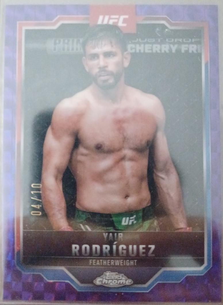 Yair Rodríguez 2025 Topps Chrome UFC Base #95 Purple Geometric Refractor