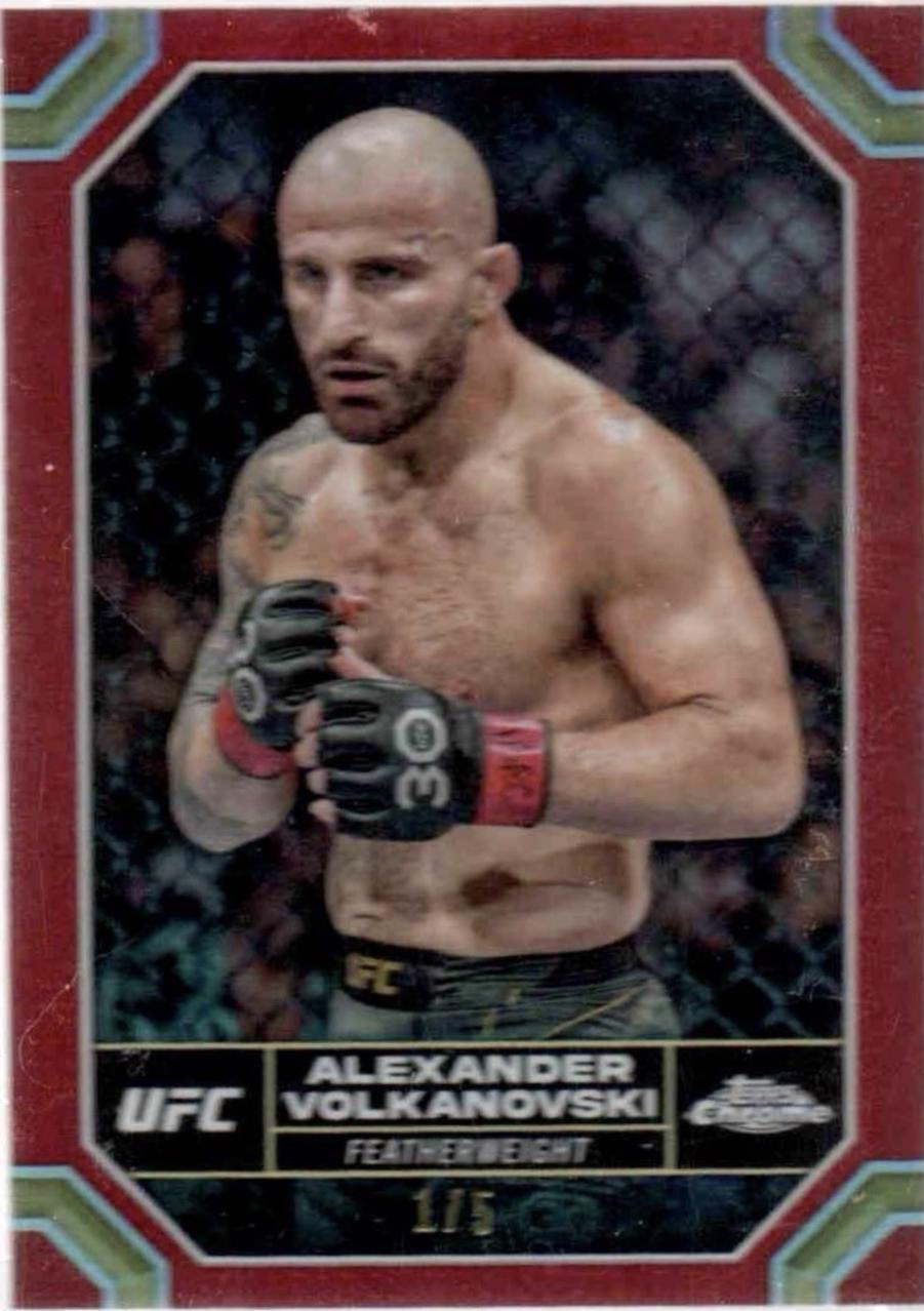 Alexander Volkanovski 2024 Topps Chrome UFC Base #7 Red Refractor