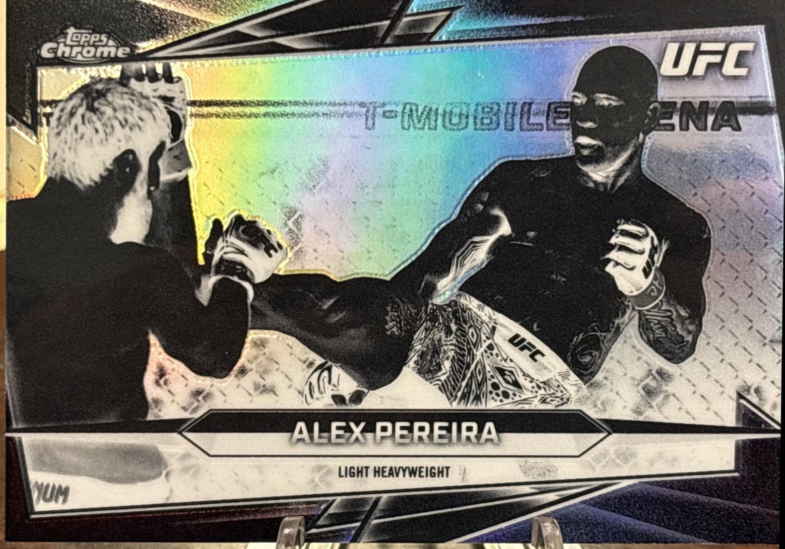 Alex Pereira 2026 Topps Chrome UFC Base #90 Sonar Refractor