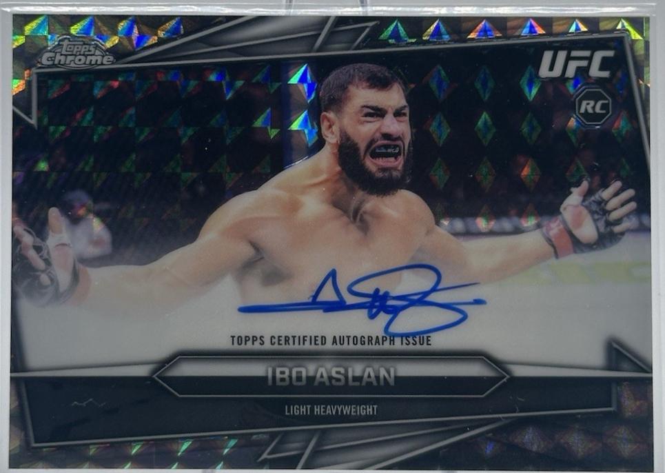 Ibo Aslan 2026 Topps Chrome UFC Base Autographs #BAV-IA Geometric Refractor