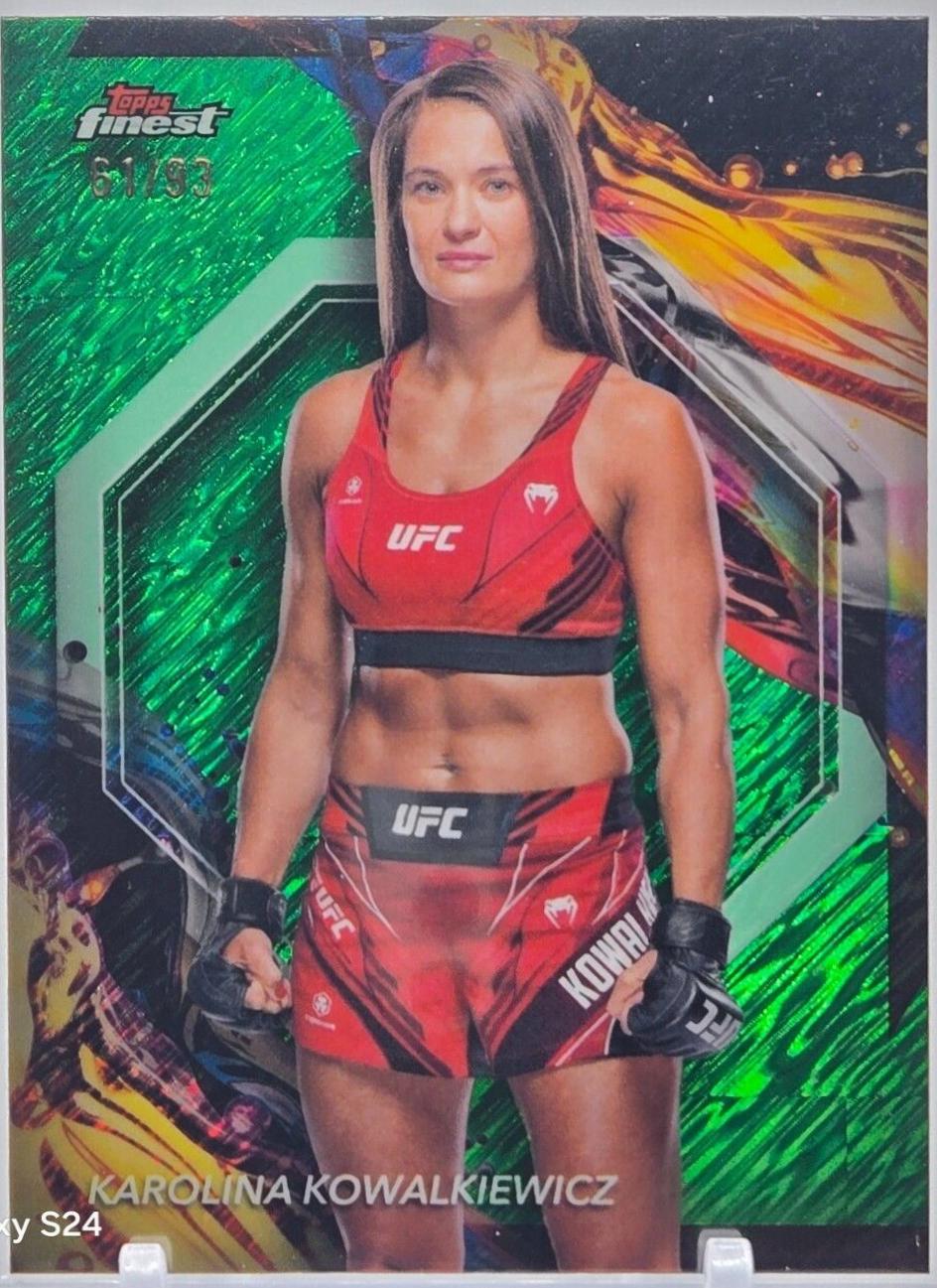 Karolina Kowalkiewicz 2024 Topps Finest UFC Base Uncommon #150 Green Shimmer Refractor