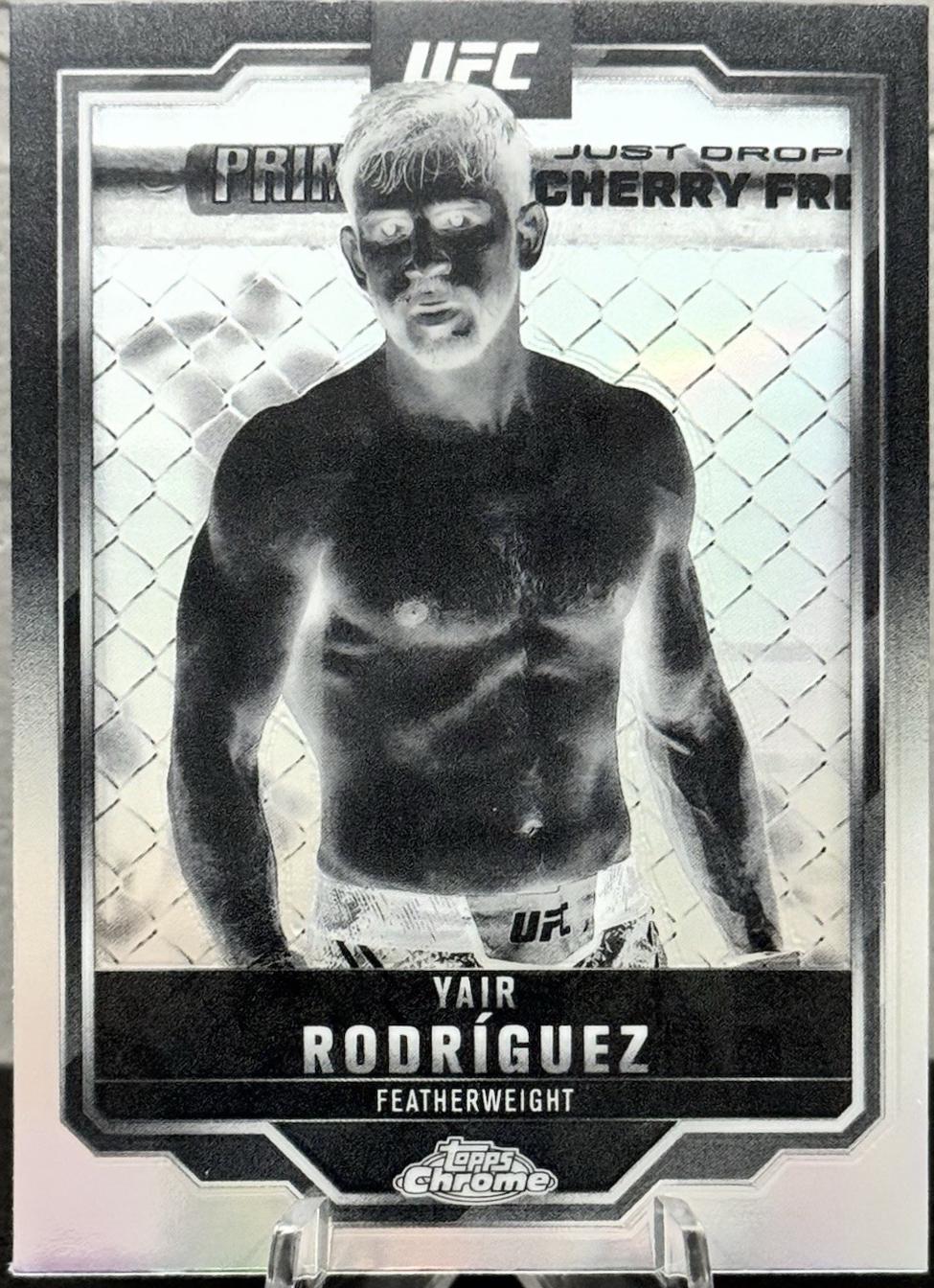 Yair Rodríguez 2025 Topps Chrome UFC Base #95 Negative Refractor