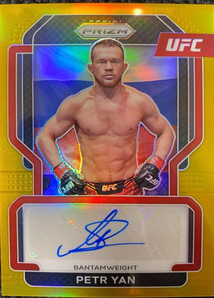 Petr Yan 2022 Panini Prizm UFC Signatures #53 Gold