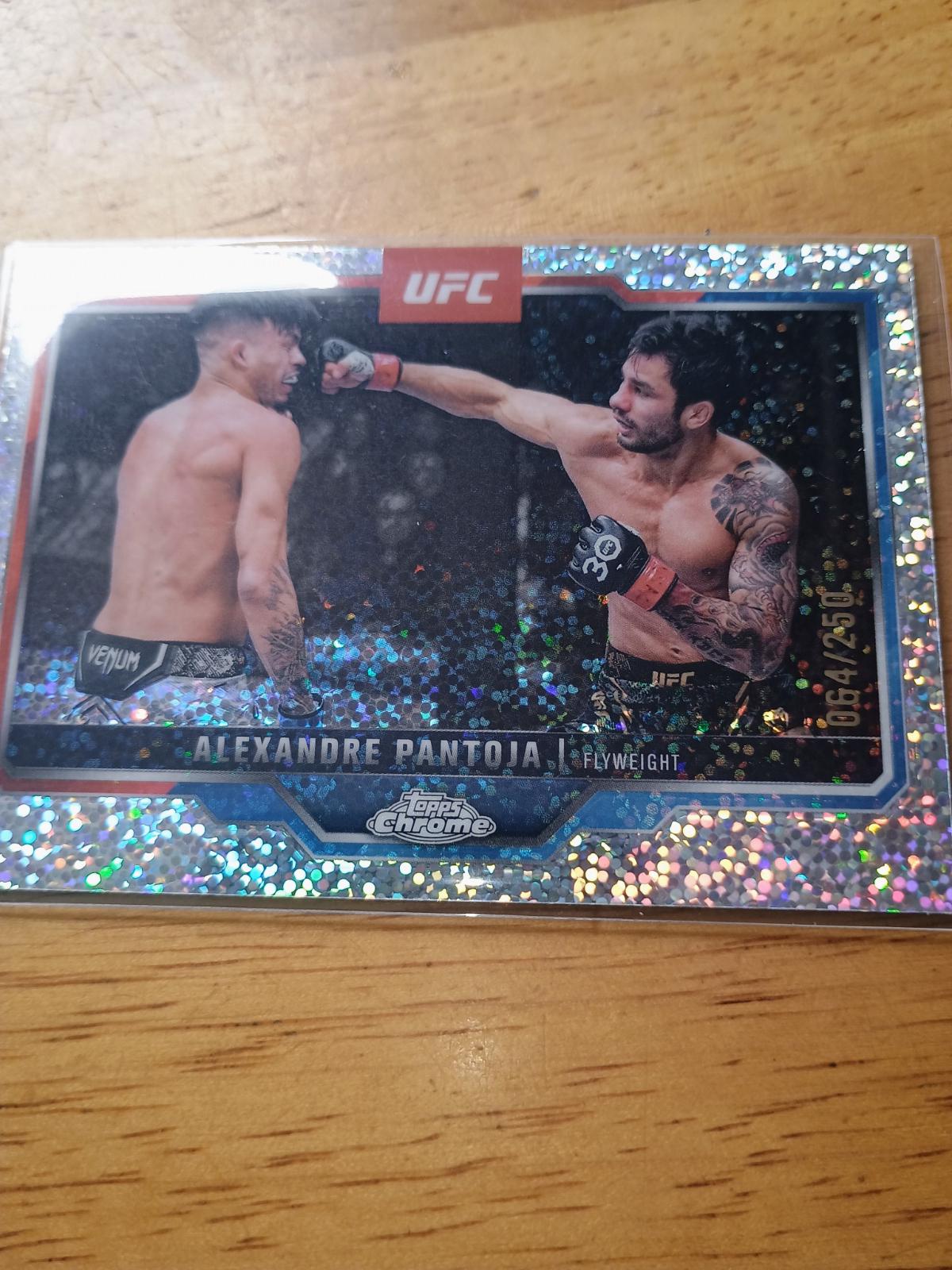 Alexandre Pantoja 2025 Topps Chrome UFC Base #188 Speckle Refractor