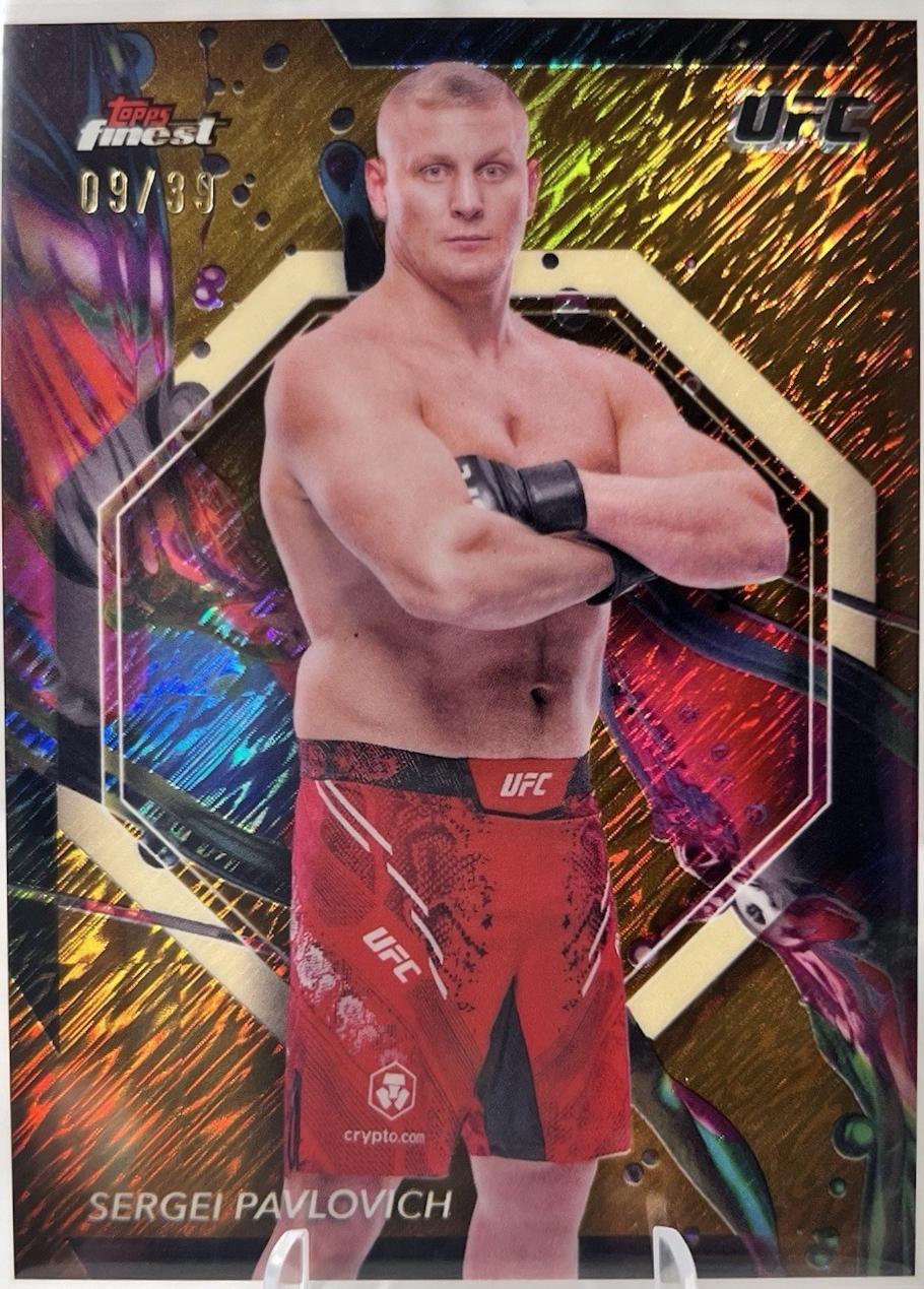 Sergei Pavlovich 2024 Topps Finest UFC Base Common #88 Gold Shimmer Refractor