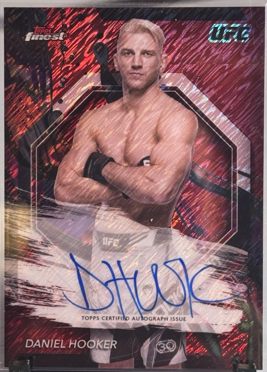 Dan Hooker 2024 Topps Finest UFC Finest Autographs #FA-DNH Red Shimmer Refractor