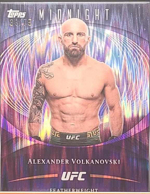 Alexander Volkanovski 2026 Topps Midnight UFC Base #20 Dusk