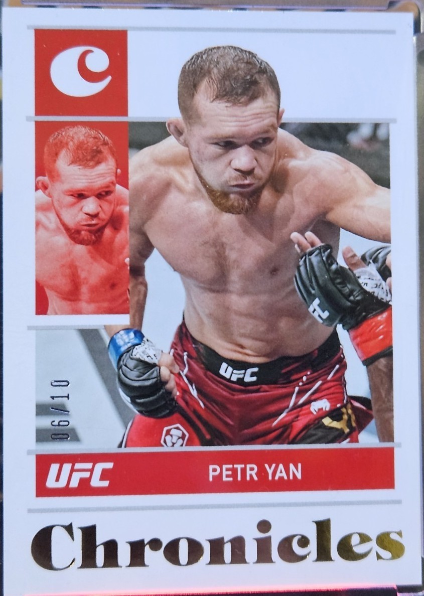 Petr Yan 2022 Panini Chronicles UFC Base Chronicles #40 Gold