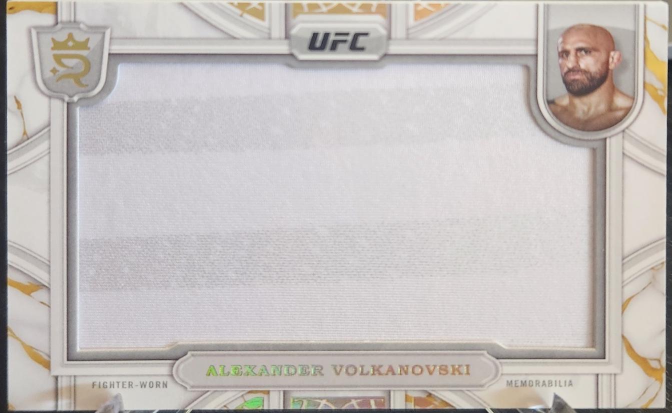 Alexander Volkanovski 2024 Topps Royalty UFC Relic Jewels #RCJ-6 Gold