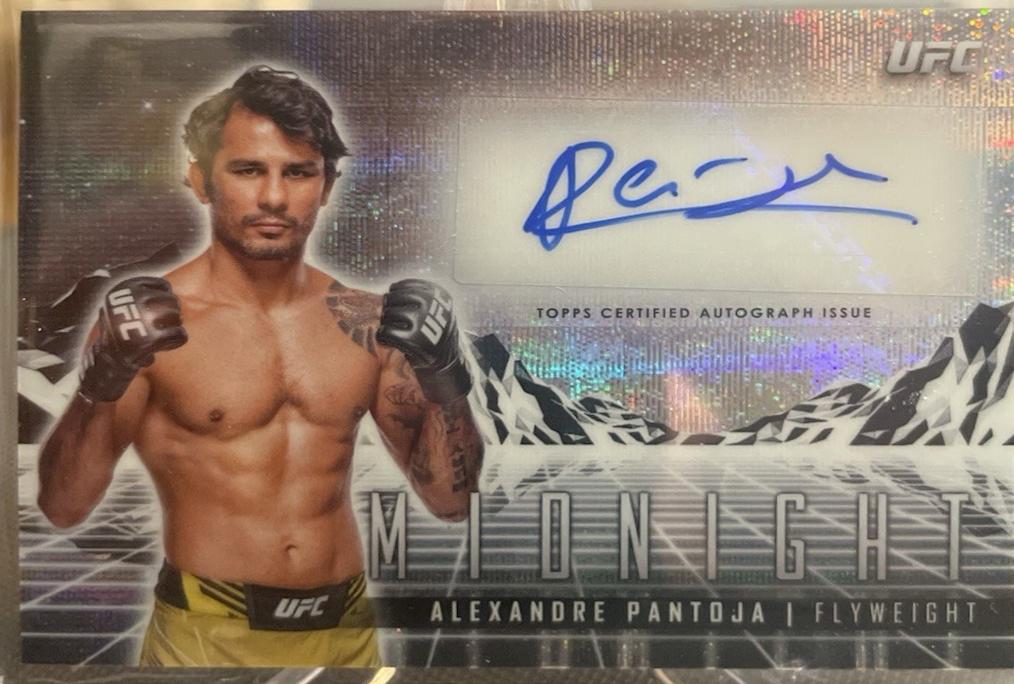 Alexandre Pantoja 2024 Topps Midnight UFC Horizon Signatures #HS-APA Moonrise