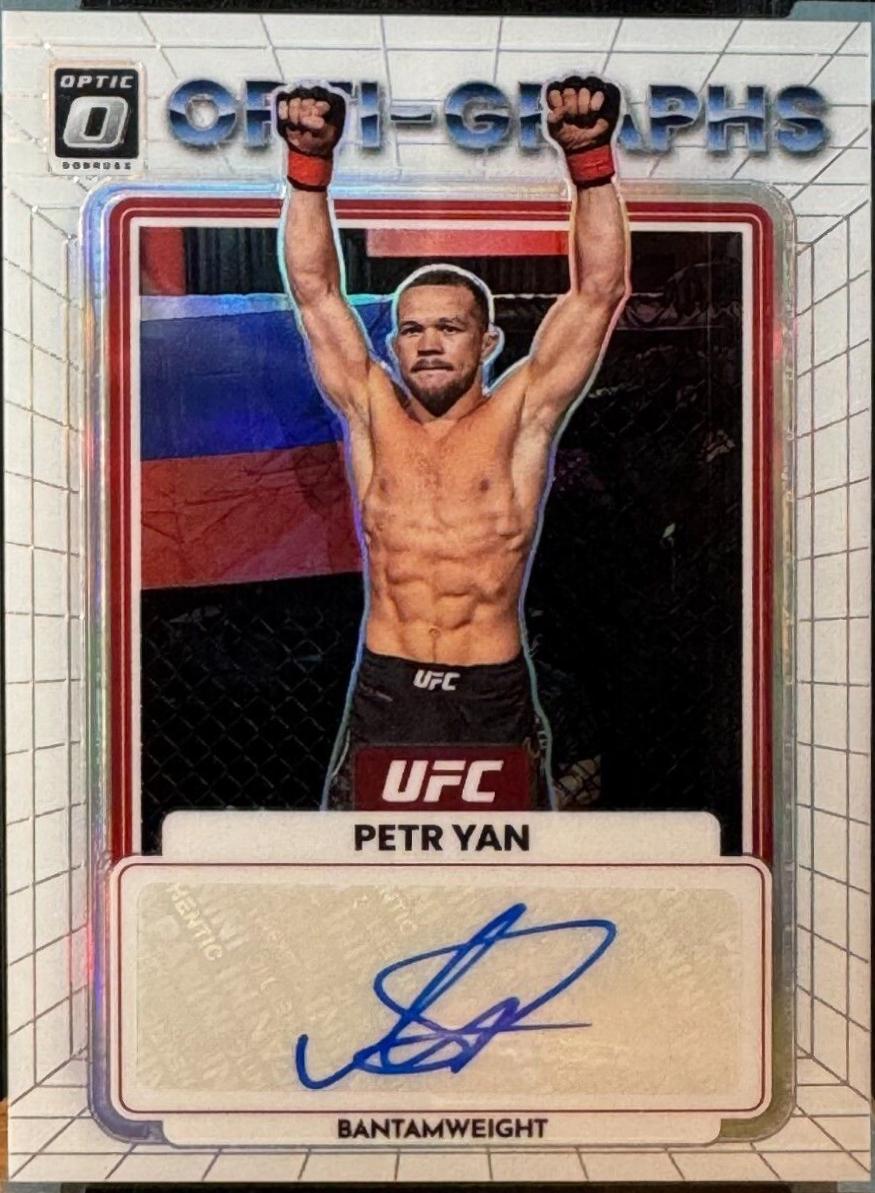 Petr Yan 2023 Panini Donruss Optic UFC Opti-Graphs #17 Green Autograph