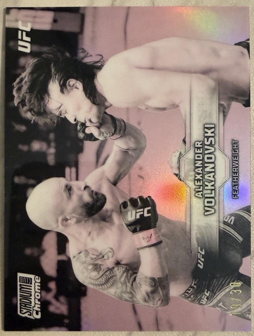 Alexander Volkanovski 2026 Topps Stadium Club UFC Chrome Base #CB-50 Pearl White Refractor