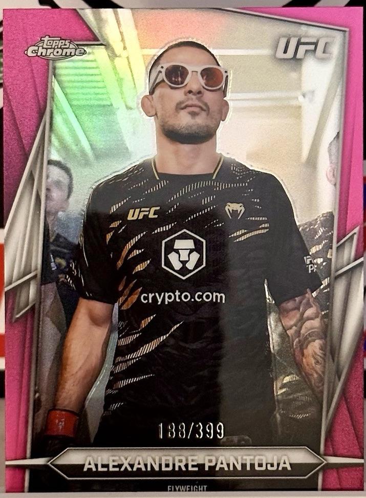 Alexandre Pantoja 2026 Topps Chrome UFC Base #40 Magenta Refractor