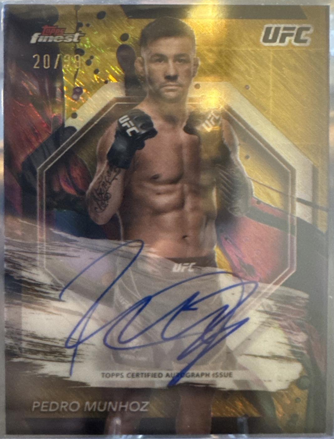 Pedro Munhoz 2024 Topps Finest UFC Finest Autographs #FA-PMZ Gold Shimmer Refractor