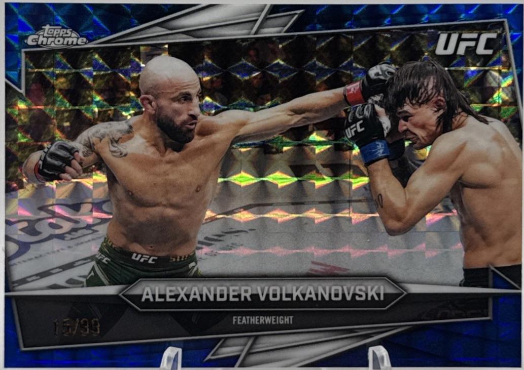 Alexander Volkanovski 2026 Topps Chrome UFC Base #30 Blue Geometric Refractor